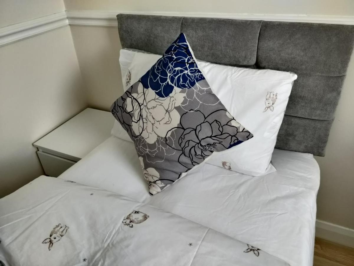Beautiful House In Ruislip Hotel Northwood  Ngoại thất bức ảnh