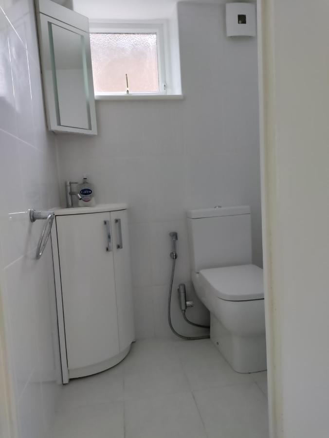 Beautiful House In Ruislip Hotel Northwood  Ngoại thất bức ảnh