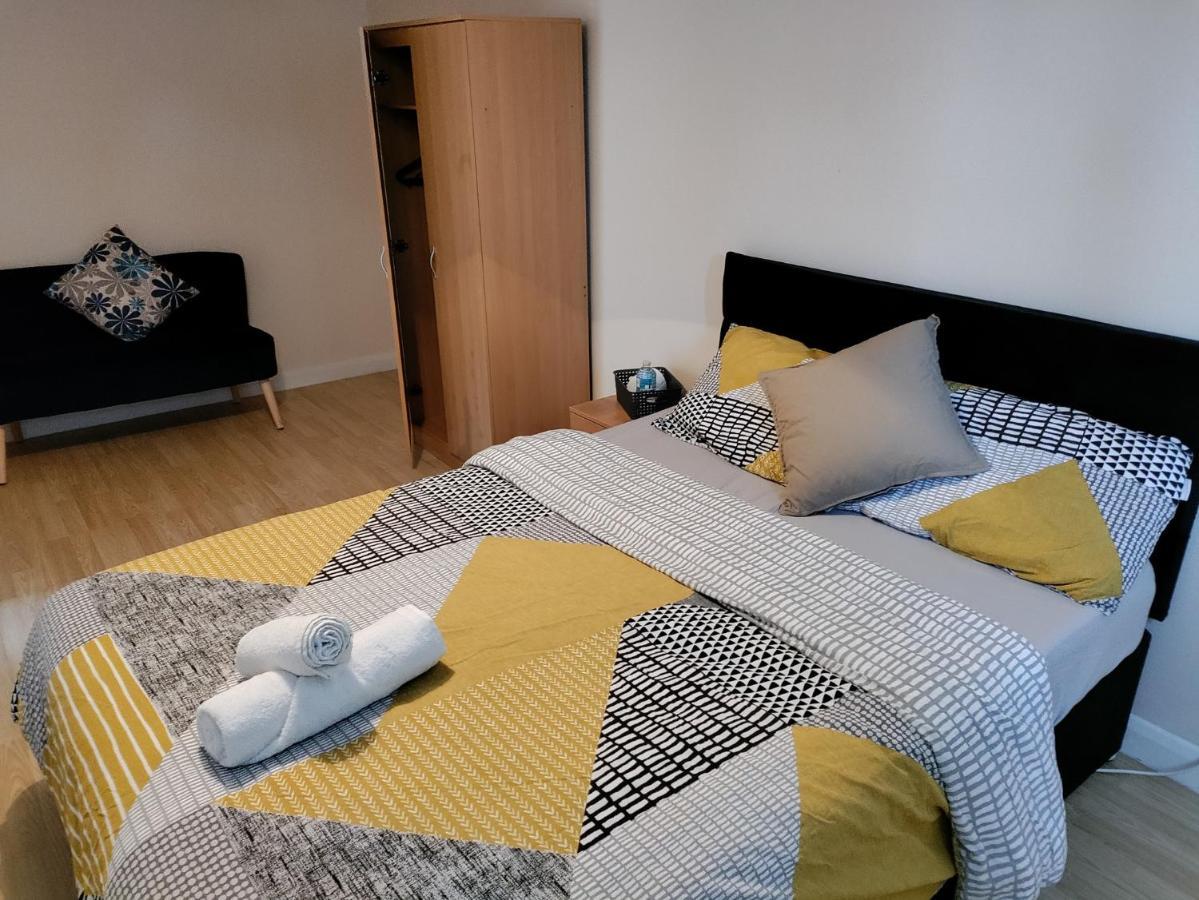 Beautiful House In Ruislip Hotel Northwood  Ngoại thất bức ảnh